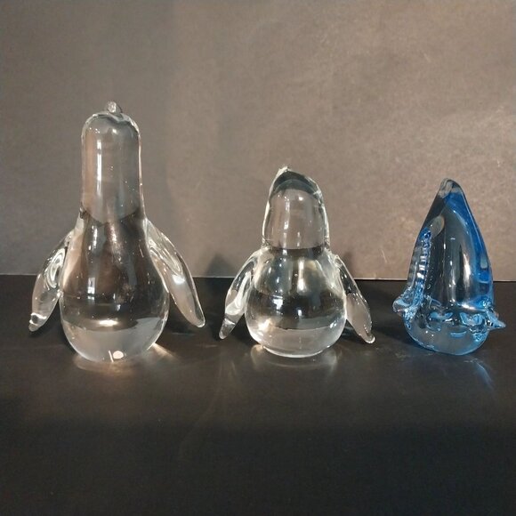 Penguin Glass Figurine Paperweight Vintage Lot of 3 Blue Clear - Picture 4 of 7